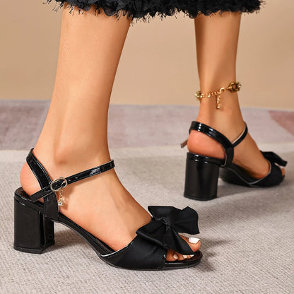 Sandali da donna con tacco alto decorati con fiocco elegante 2026 Sandali estivi da donna con punta aperta e comode con temperamento Sandali con tacco grosso